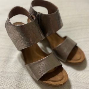 sofft metallic shoes